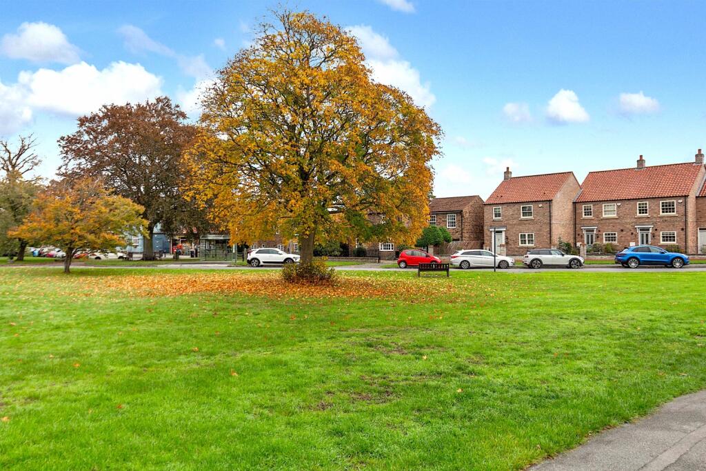 2 The Green - The Green1