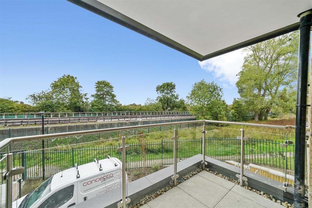 Flat 5, 1 Bridgehill Close - MB9Lhk0tTluReldBflgm.