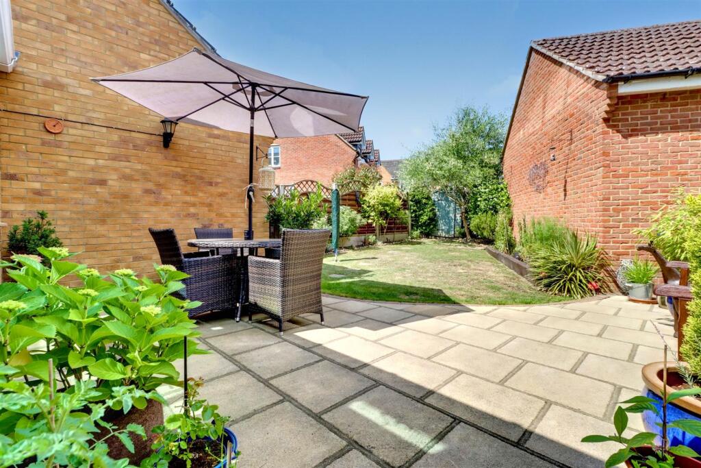 9 SMOLLETT PLACE-15.jpg