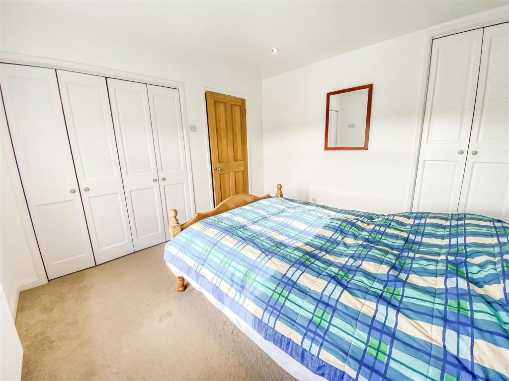 bed 1 pic 3.jpg