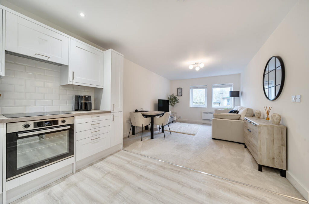 1369072-7-68ed358...