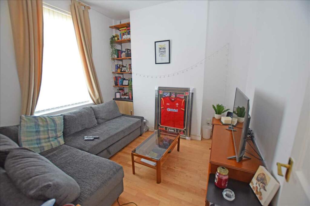 FRONT ROOM