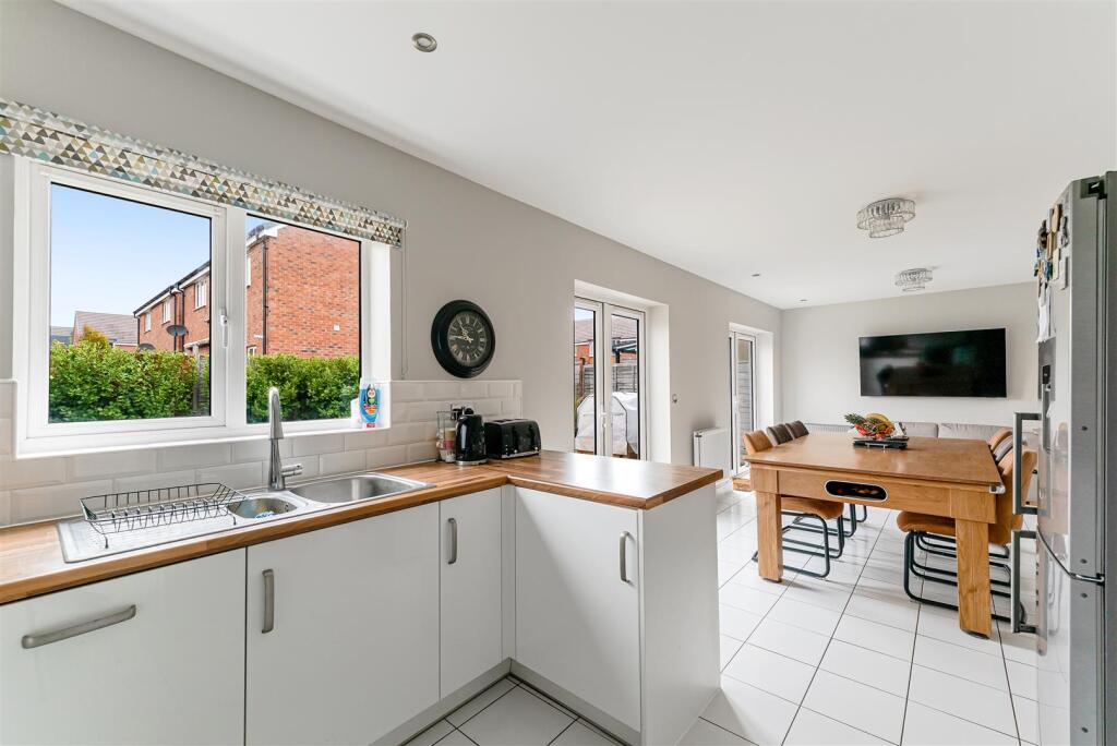 Kitchen/Dining/Family