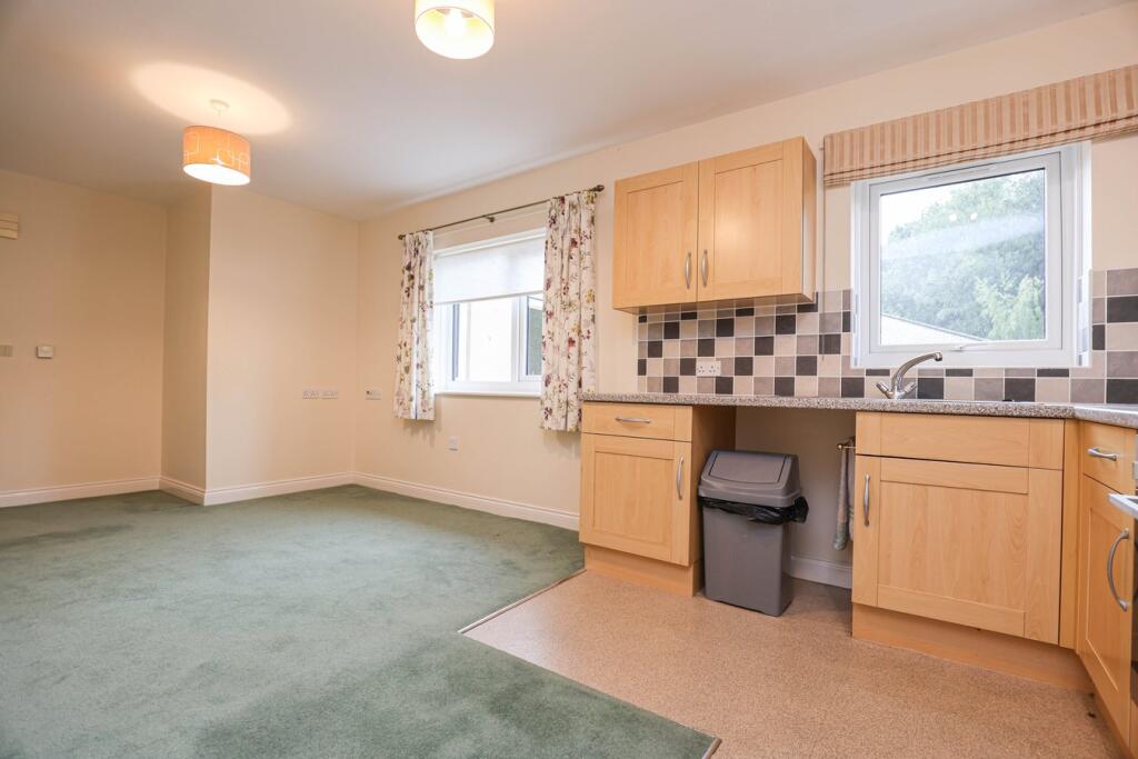 Lounge/Dining/Kitchen