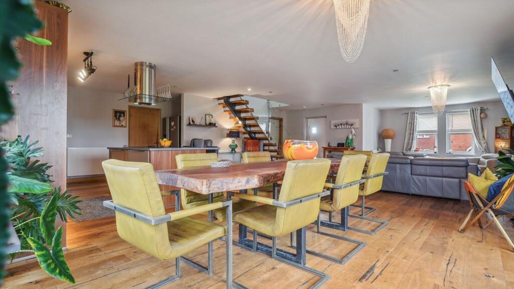 Open Plan Living/Kitchen/Dining Room