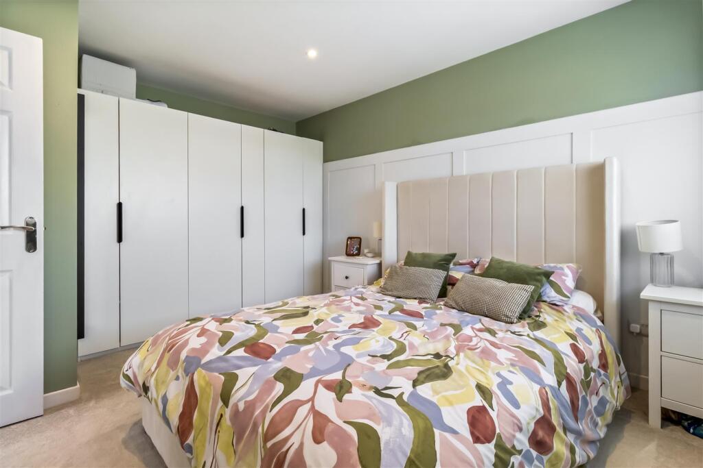 2 Sefton Close_023.JPG