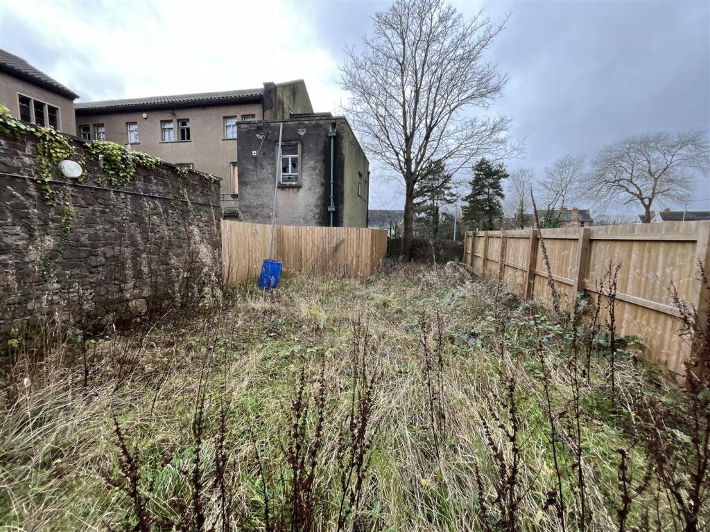 1 and 3, Mulberry Close Abergavenny, NP7 5ES | Fre