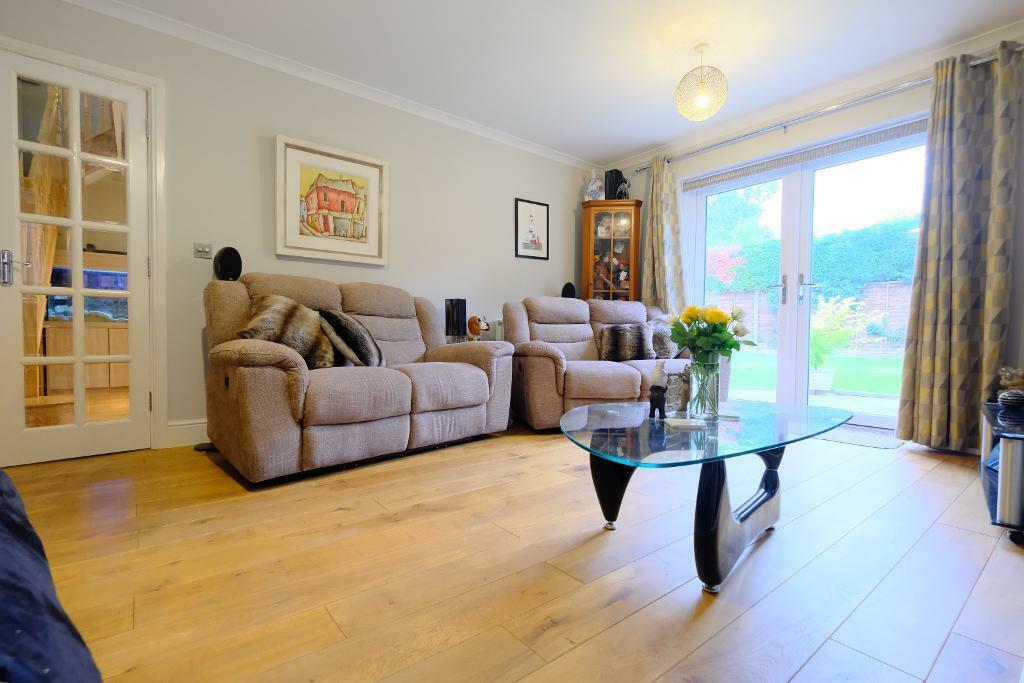 Sitting room with doors to the garden