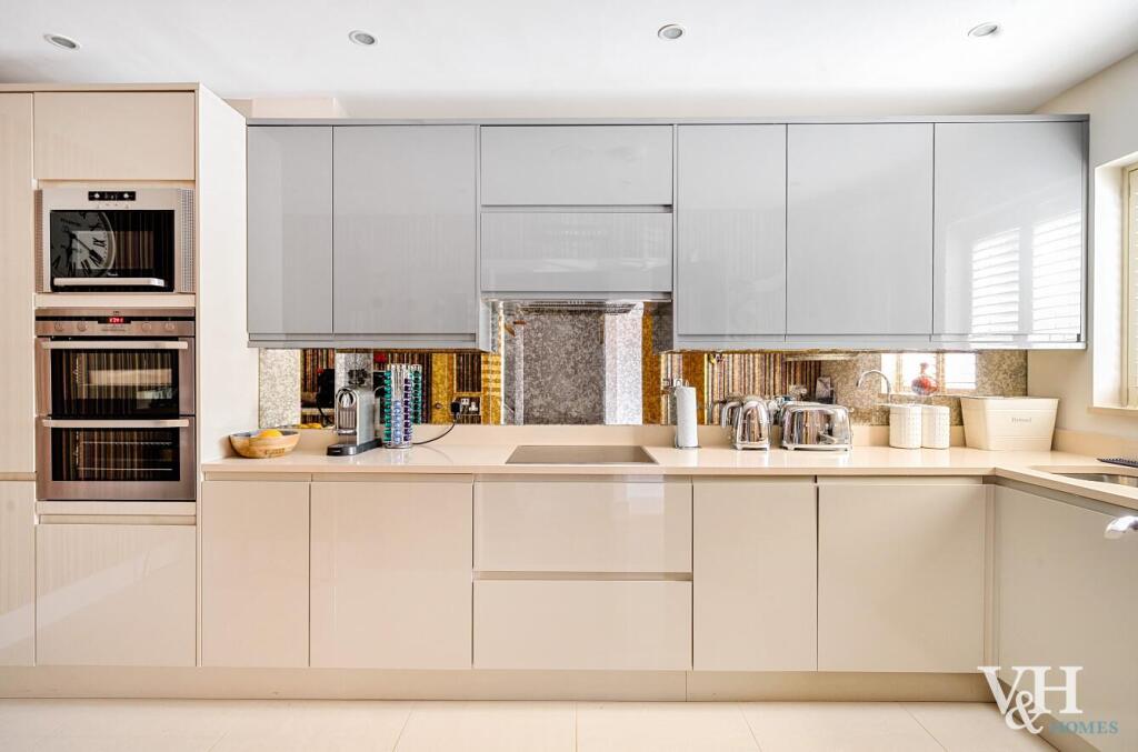 kitchen main.jpg