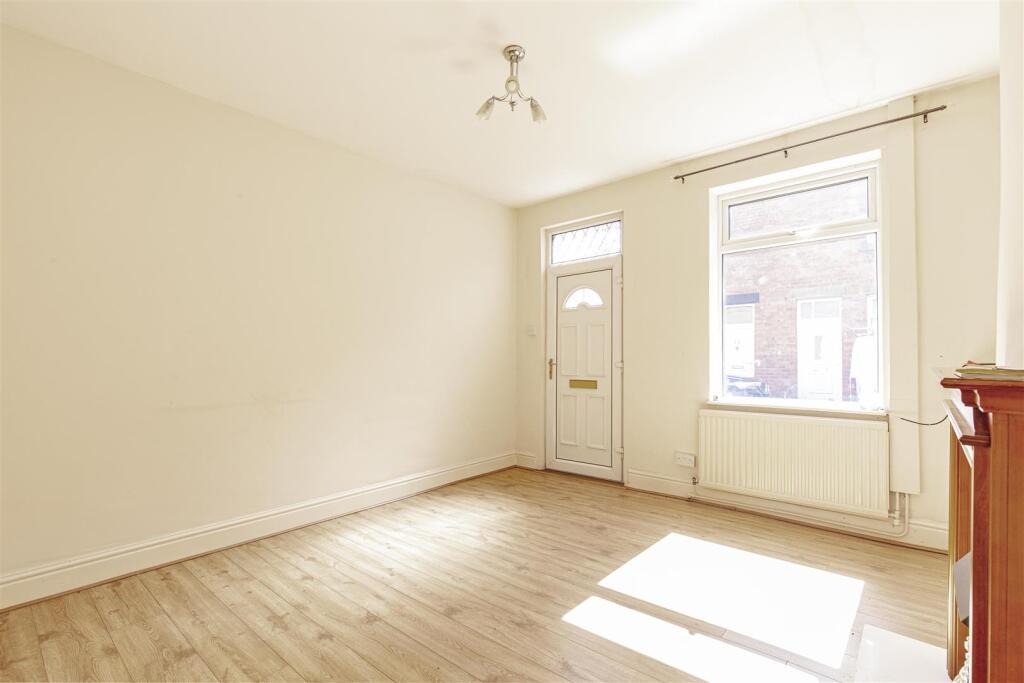 Reception Room-3.jpg