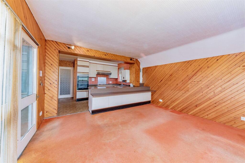 35 Pitcairn Road Dundee-13.JPG