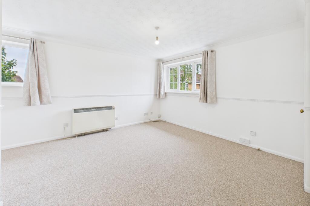 CAM02545G0-PR0447-STILL006