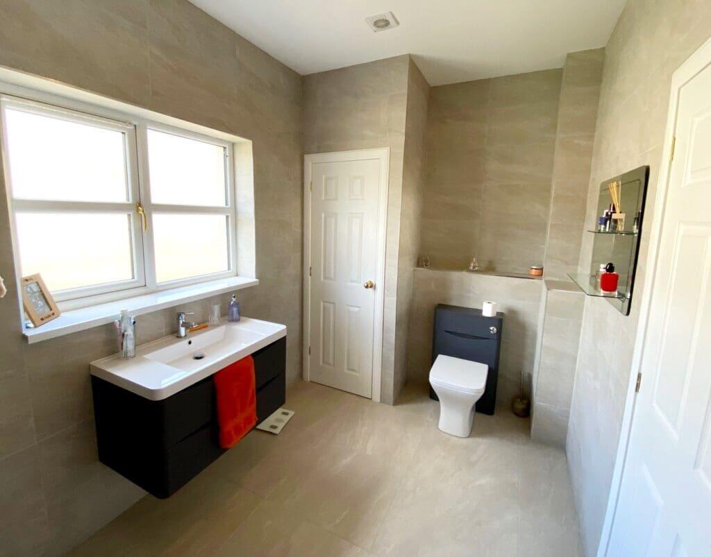 EN-SUITE
