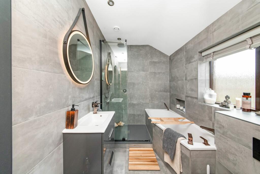 HOUSE BATHROOM