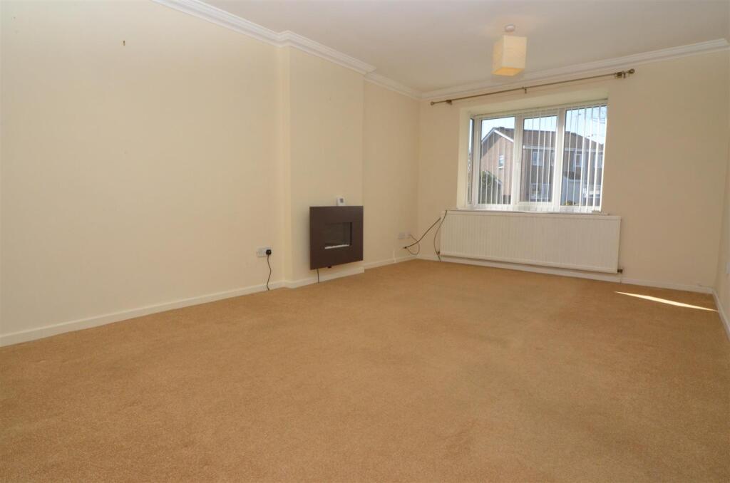 Lounge1.JPG