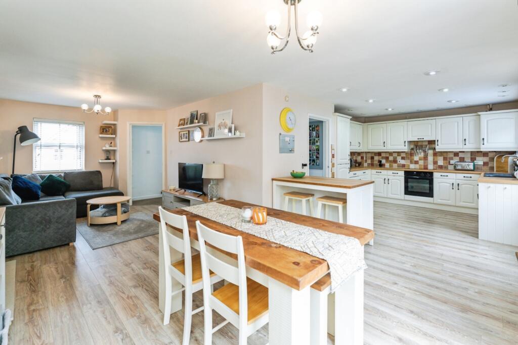 pbox-kitchen-346909.jpg