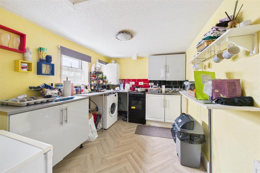 Flats A &amp; B 4 Southend Road WSM, North Somerset BS