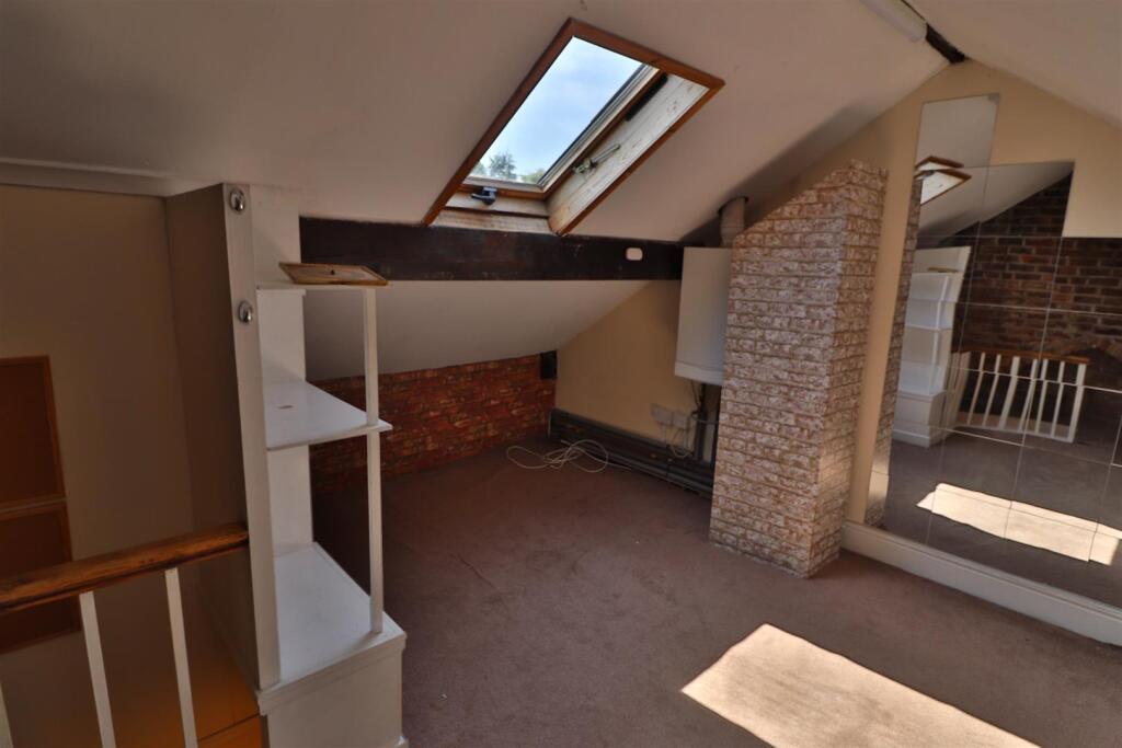 LOFT ROOM