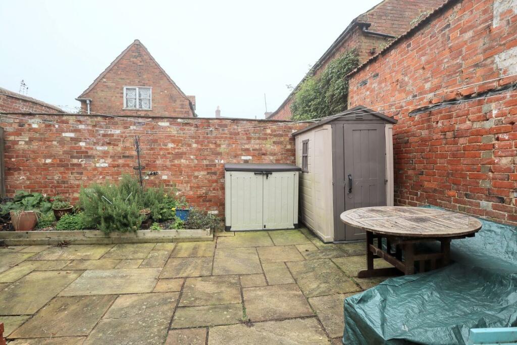 Shared courtyard garden (2).jpg