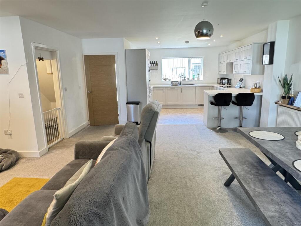Kitchen Lounge Diner