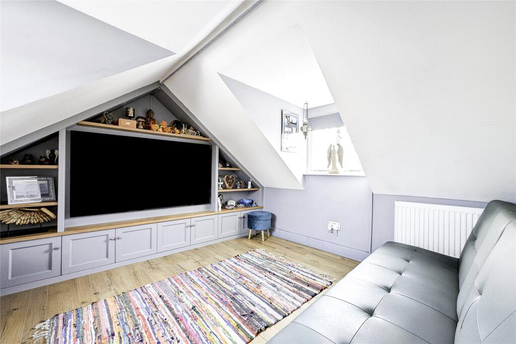 2nd Floor Sitting Rm