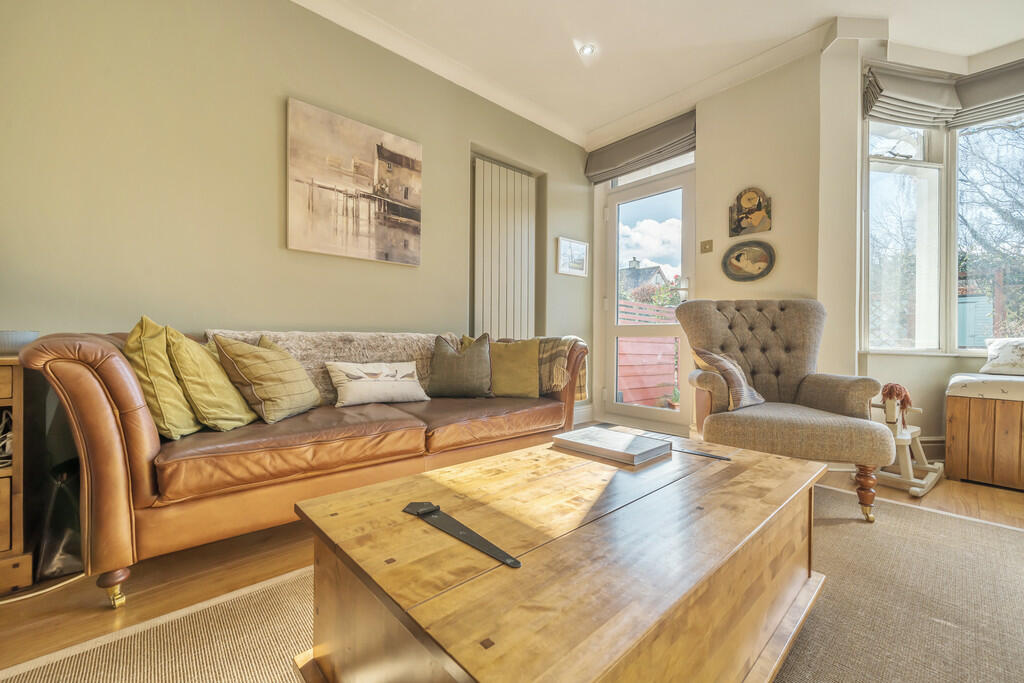 Living / Dining R...