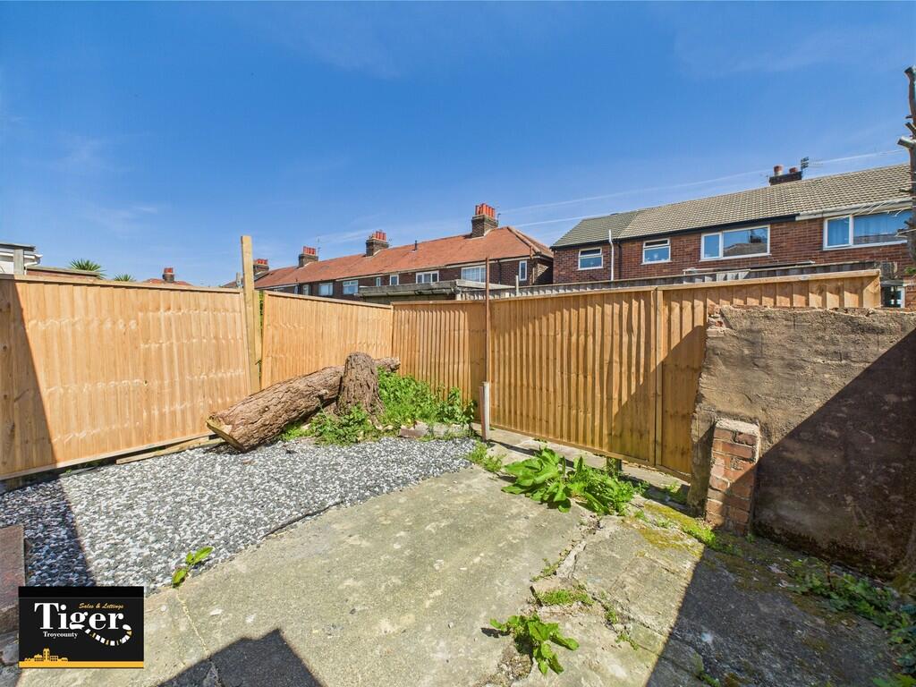 CAM02176G0-PR0576...