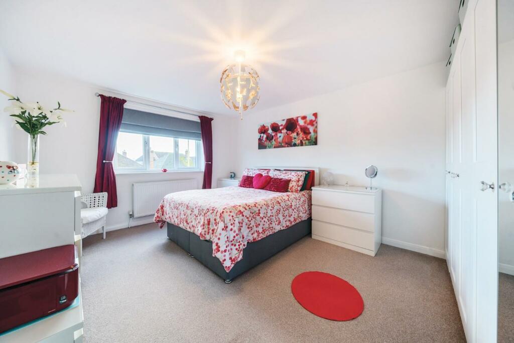 MASTER BEDROOM.jpg