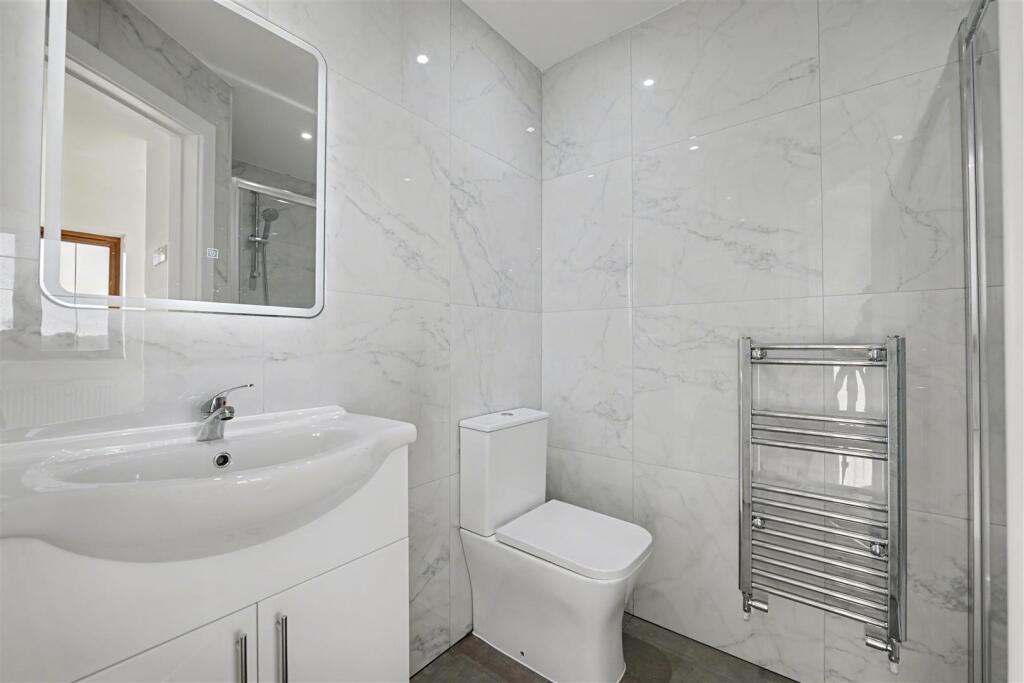 Ensuite 1.jpeg