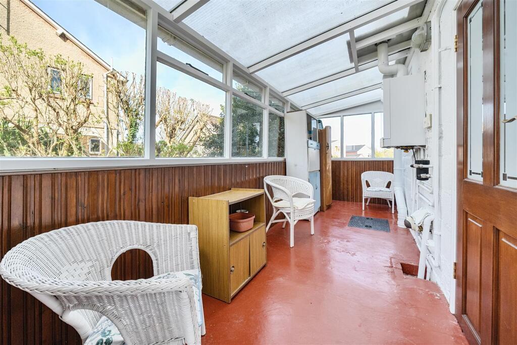 Conservatory/Side Porch