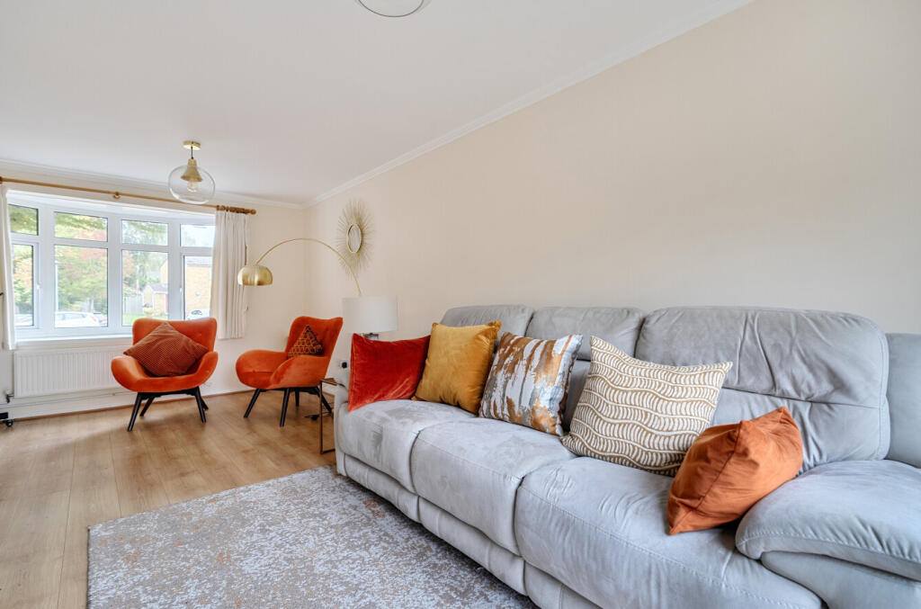 1361685-4-68ee19e...