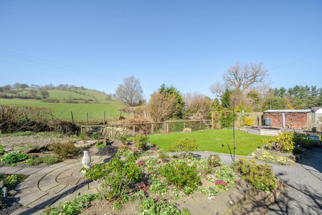 Front garden view.JPG