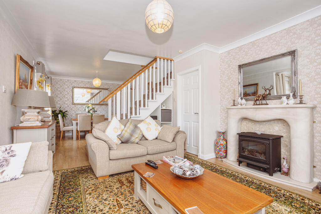 Open Plan Lounge &amp; Dining Areas