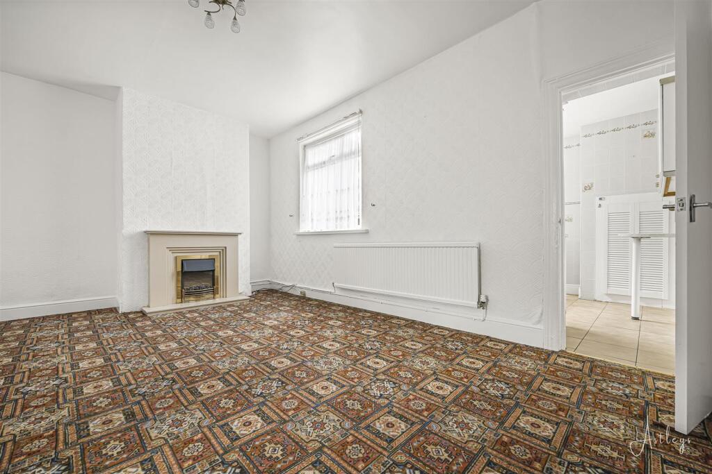 Second reception room/dining room