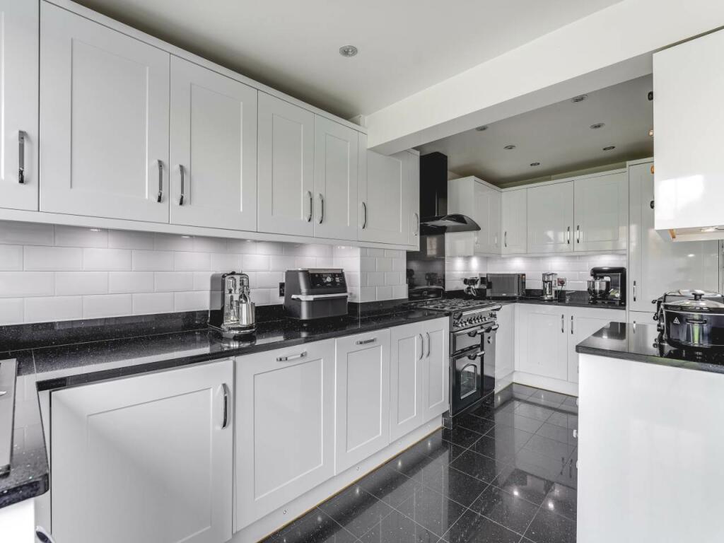 Kitchen 4