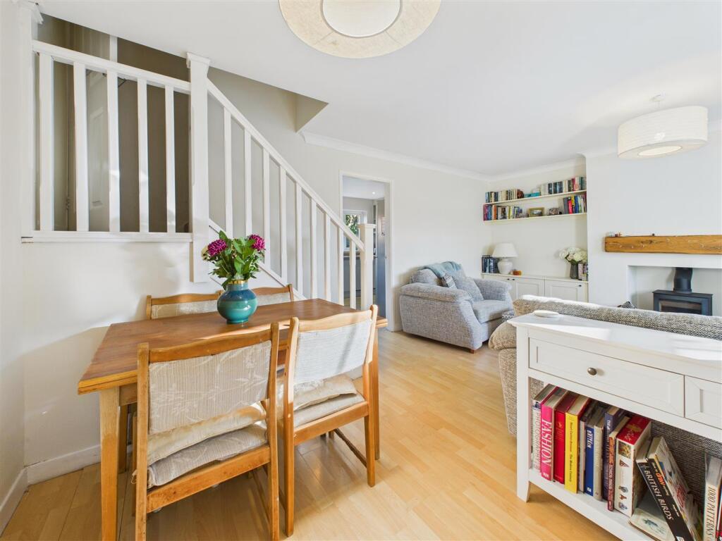 Lounge/Dining Room
