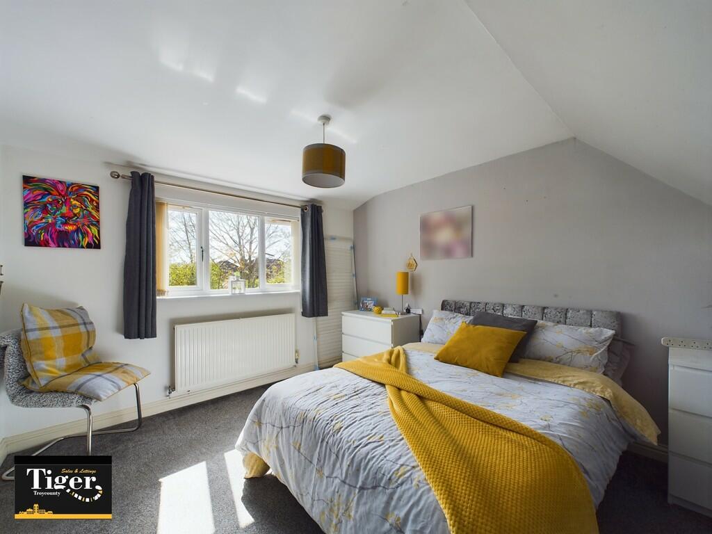 CAM02176G0-PR0223...