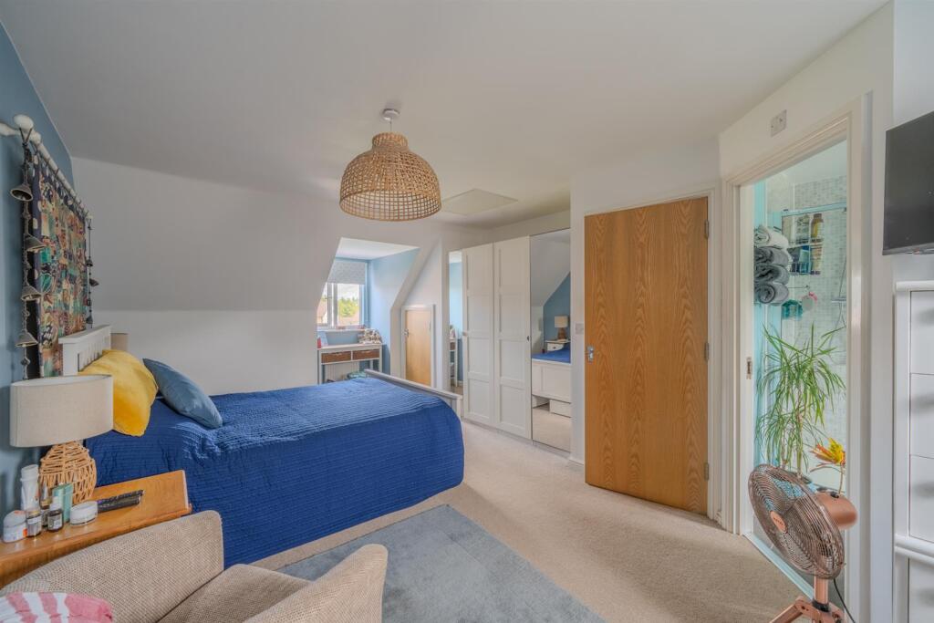 70 Heol Y Gros-2.jpg