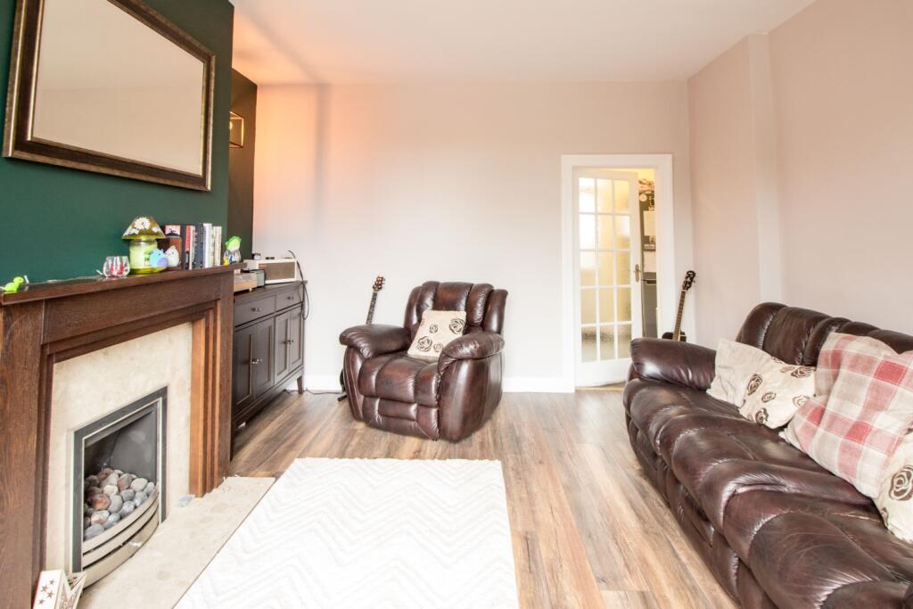 Lounge Eastfield Road, Mirfield, WF14 0QR EweMove 
