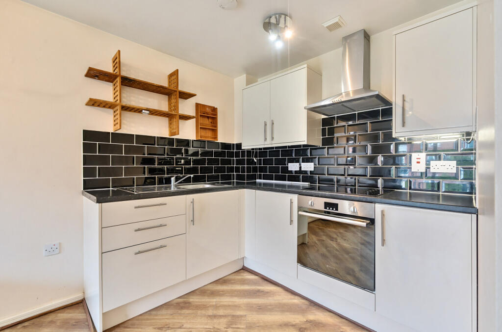 1318965-5-6874efe...