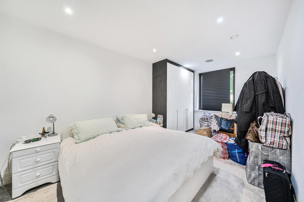 1-681b335b108bc-1...