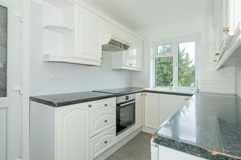 91 Ardingly Drive_8.JPG