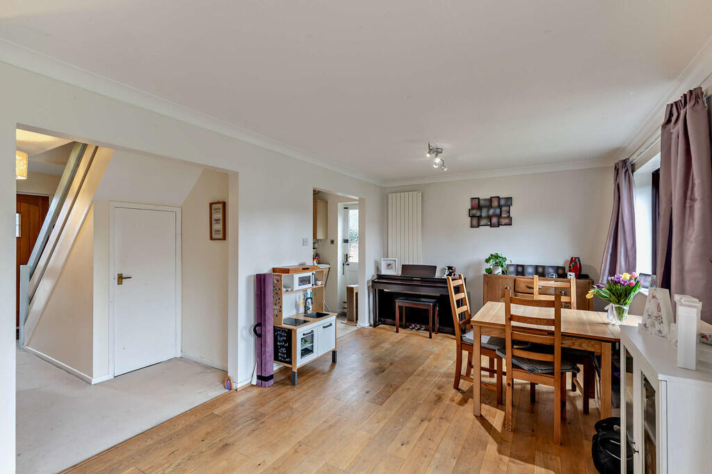 8639254-interior0...