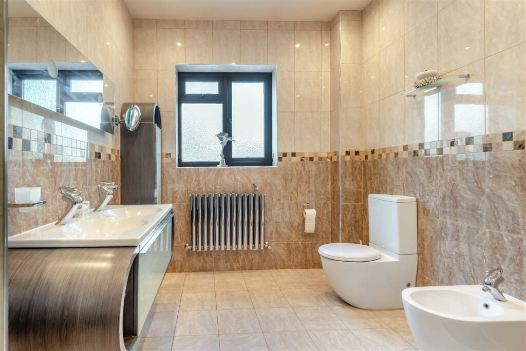 8539729-interior31.jpg