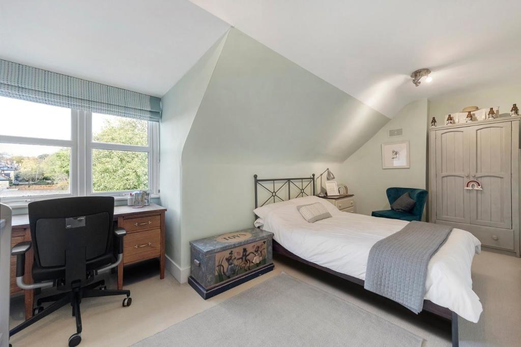 Bedroom (2).jpg
