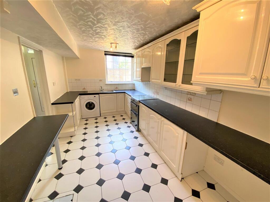 Haldon Close IG7