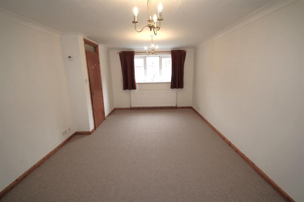 Living Room a.JPG