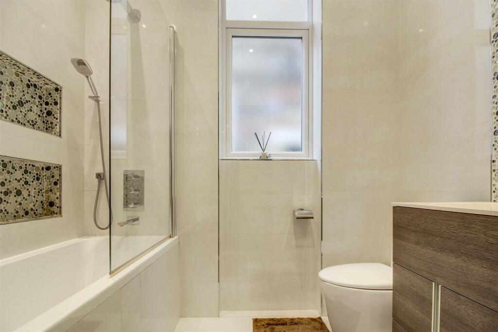ensuite2.jpg