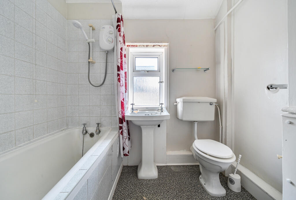 1339859-4-689a2d6...