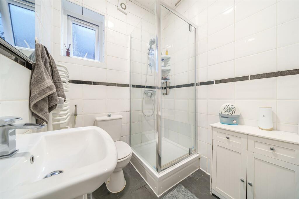 Shower Room.JPG